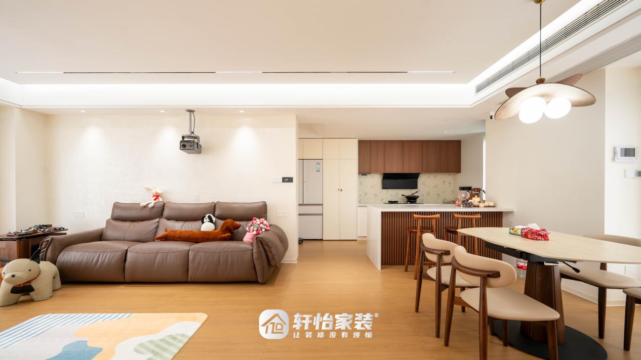 客餐厅全景